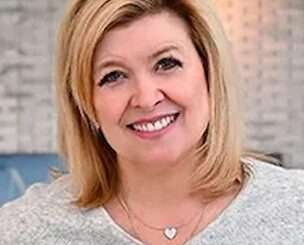Allison Rosati, a celebrated NBC 5 Chicago anchor and multi-award-winning journalist