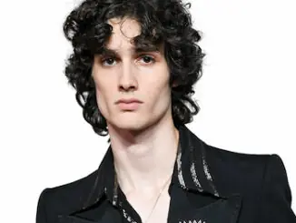 How to Succeed in the Creator Economy: The Sombr Case Study.