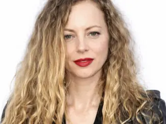 Bijou Phillips: The Ultimate Guide to Career Resilience. ✨